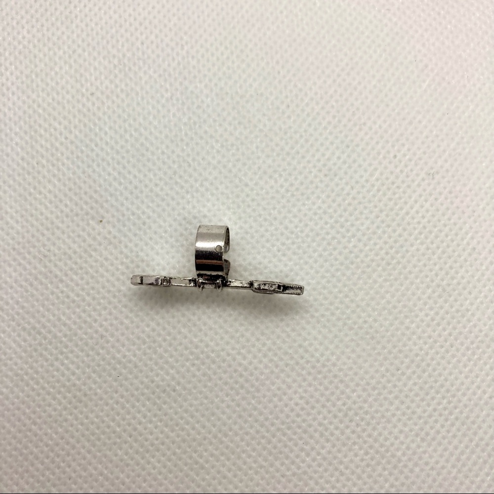 LAST 1! Single Silver Shooting Arrows Cuff Earring - Picture 4 of 9